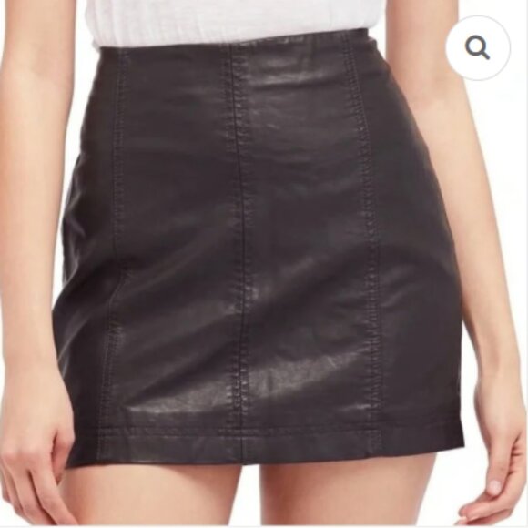 Free People Mini Skirt Size 0 Black Faux Leather Zip Up Modern Biker Moto Skirt - Picture 1 of 9